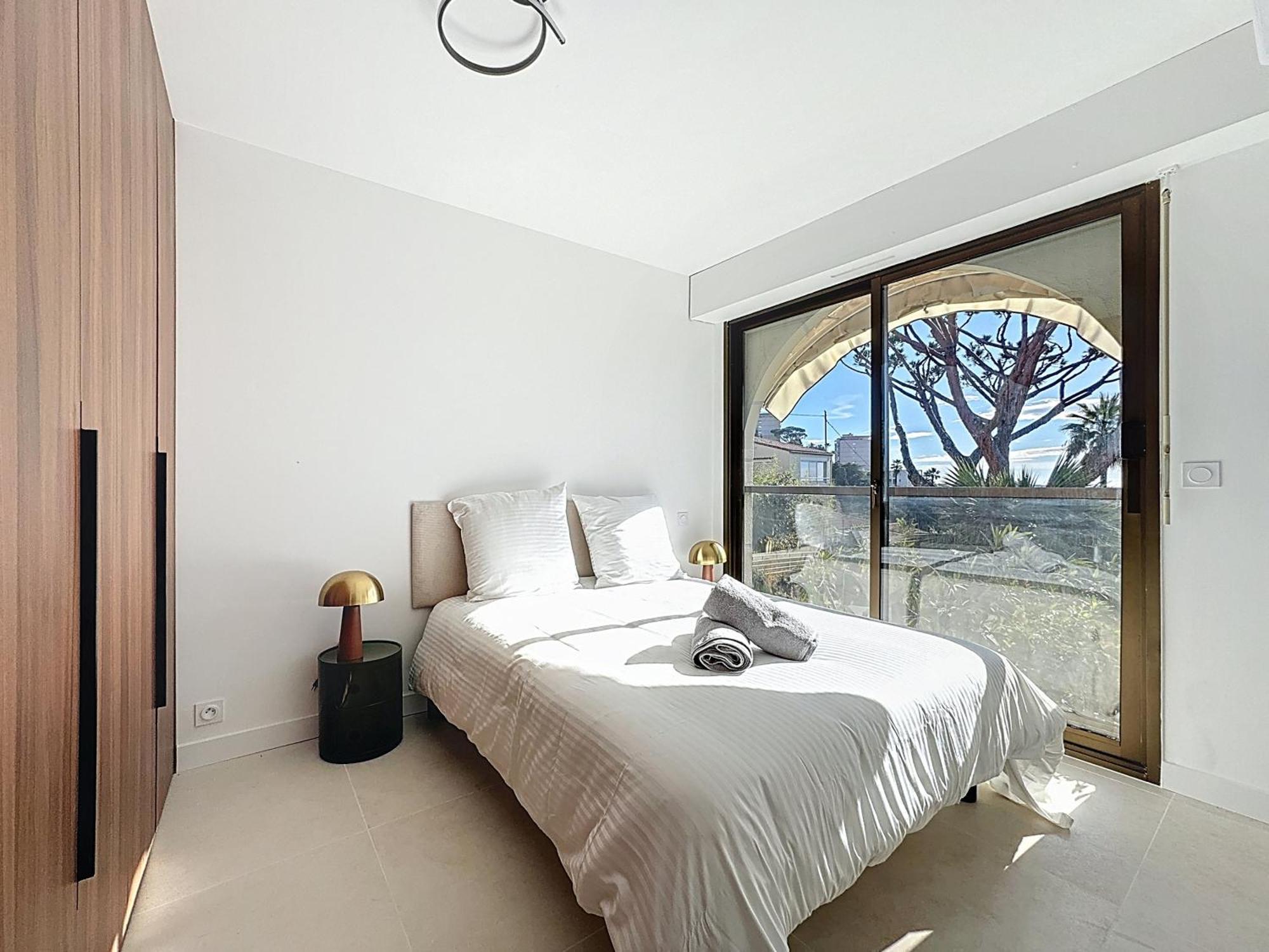 2 Pieces Vue Mer, Piscine, A 2 Pas Des Plages Appartement Cannes