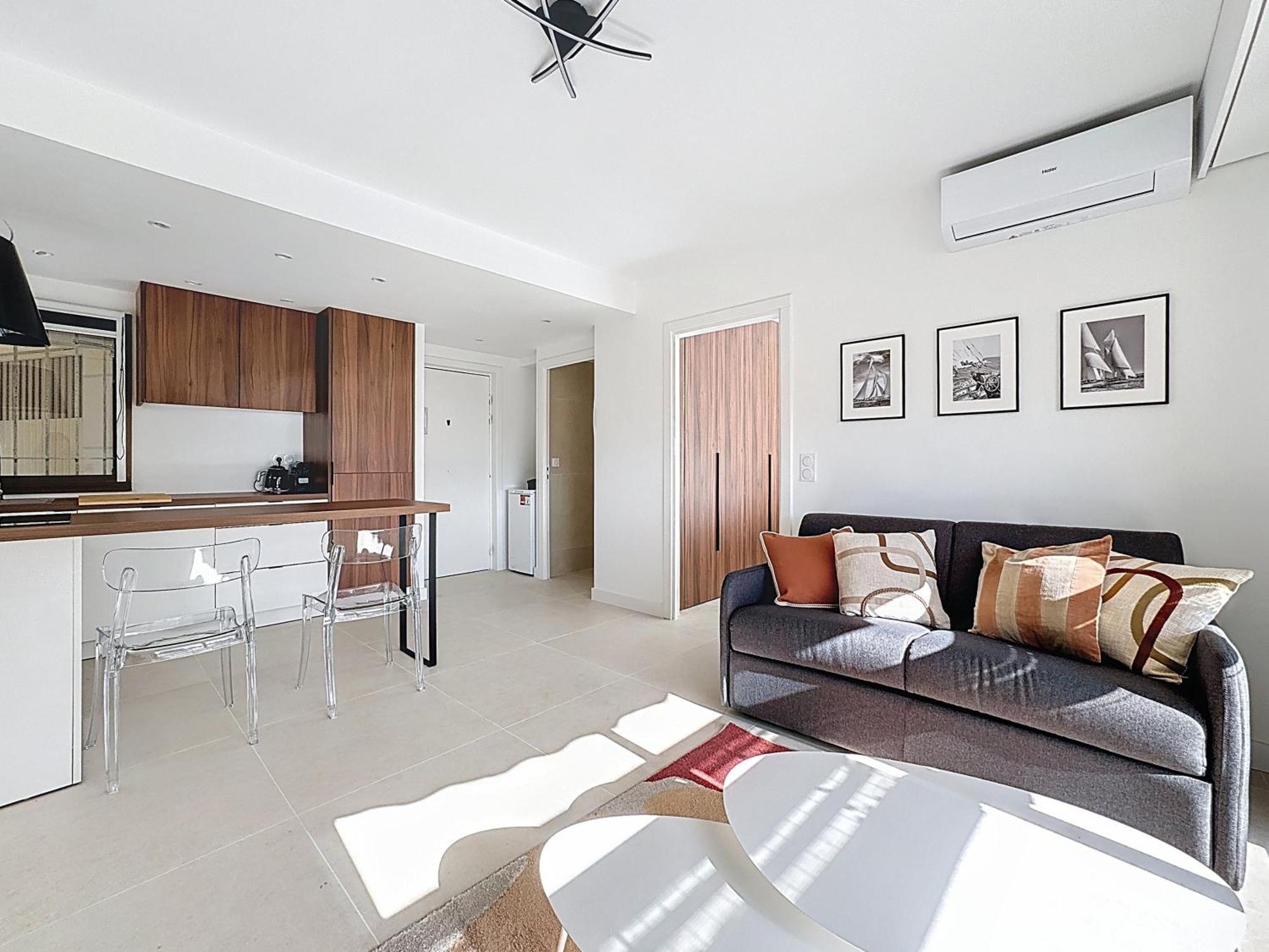 Appartement 2 Pieces Vue Mer, Piscine, A 2 Pas Des Plages Cannes